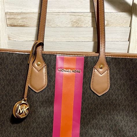 Michael Kors Signature Eva Large Tote 